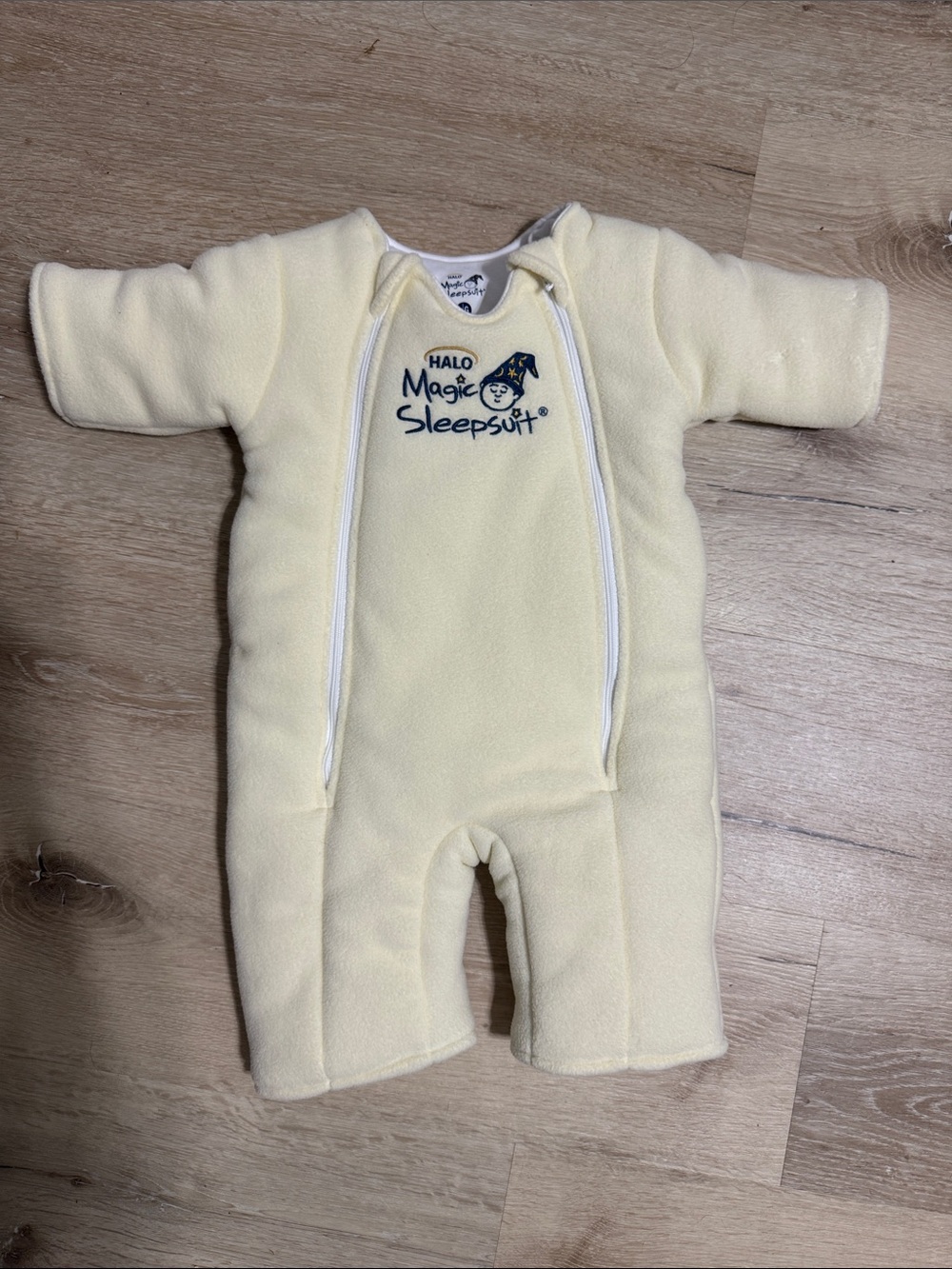 Halo Cream Magic Sleepsuit Infant One-Piece Size Large (3-6 months)